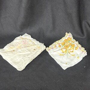 Embroidered Floral Handkerchief Set (f)